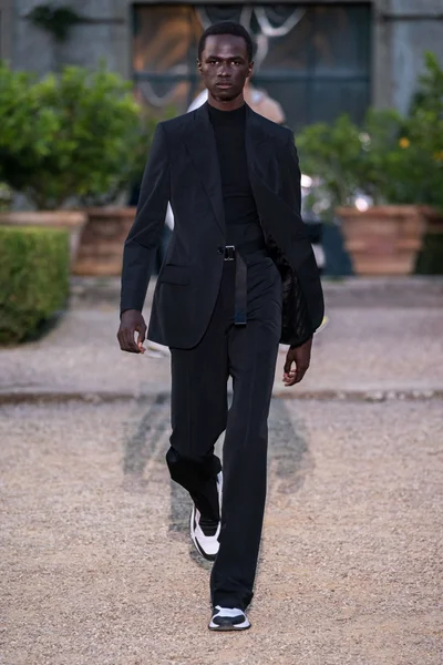 Look 5